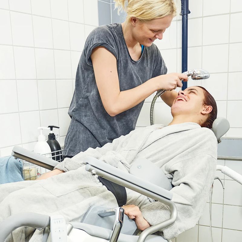 Heron elektrisk - komplett dusj- og toalettstol